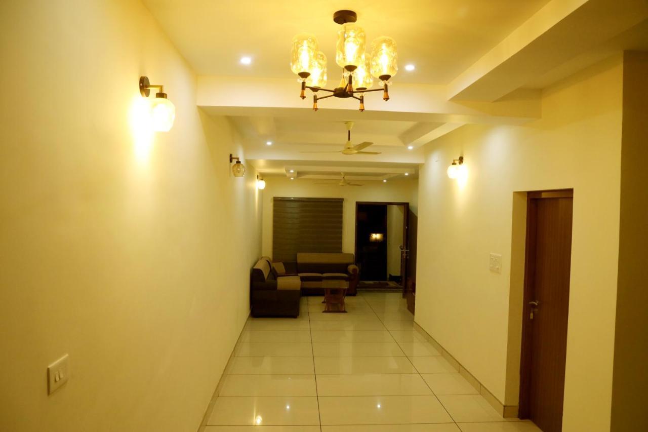 Clover Home Tiruvalla Ngoại thất bức ảnh