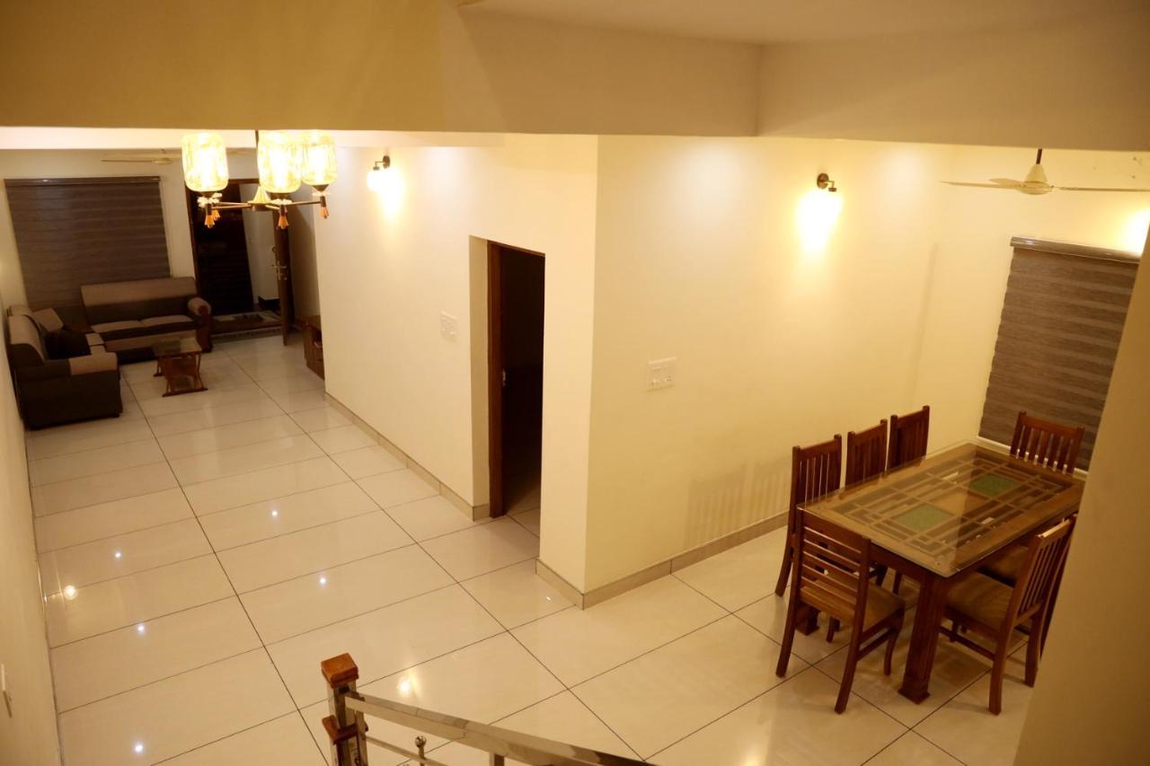 Clover Home Tiruvalla Ngoại thất bức ảnh